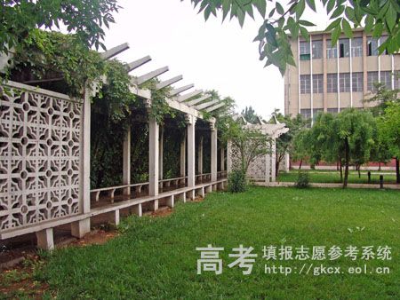 河北科技师范学院校园一角