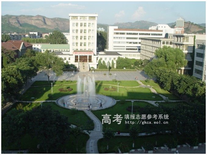 承德石油高等专科学校校园一角