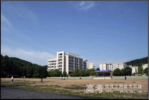 贵州大学明德学院校园一角