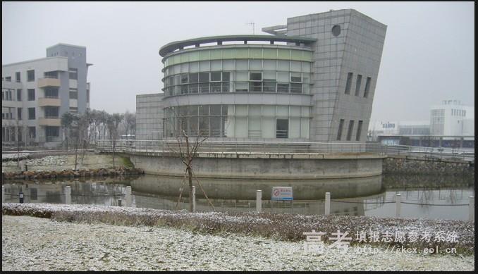 昆山登云科技职业学院校园雪景